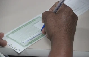 Pretos e Pardos São Quase Metade das Candidaturas para 2026