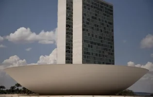 Câmara cria comissão especial para analisar PEC que reduz maioridade penal para 16 anos