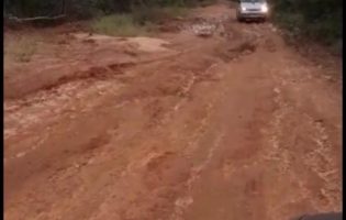 Moradores denunciam situação precária de estrada na zona rural de Brumado e pedem providência