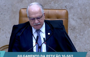 FLÁVIO DINO PEDE VISTA E SUSPENDE JULGAMENTO NO STF SOBRE CASOS LIGADOS AO BANCO MASTER
