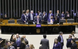 Câmara mantém texto original e aprova PL Antifacção após rejeitar mudanças do Senado