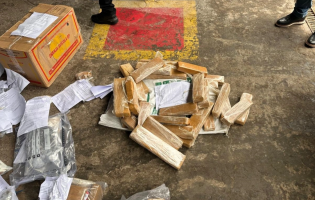 Polícia Civil incinera 55 quilos de drogas apreendidas em Cândido Sales