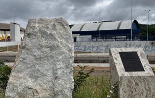 Hospital prometido para Brumado nunca saiu do papel e terreno segue abandonado