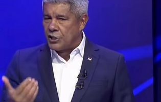 Jerônimo provoca ACM Neto ao citar ex-prefeito apresentado como referência na segurança e preso com fuzil