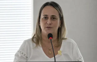 Prefeita de Livramento tem carro atingido por disparos; Polícia investiga possível motivação política