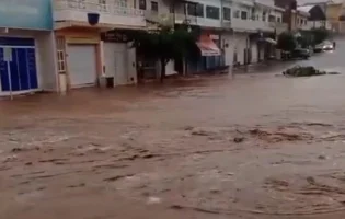 Contrato de R$ 1,39 milhão é firmado em Macaúbas para socorro às famílias afetadas pelo temporal