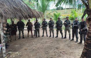 Polícia detém suspeitos de ataque a turistas e localiza esconderijo de armas no sul do estado