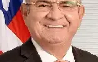 “Quem chega não senta na janela”: Coronel defende Marinho, mas admite futuro ajuste no comando