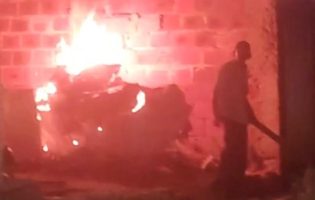 MORADORES DENUNCIAM INCÊNDIOS PROVOCADOS EM IMÓVEL E PEDEM AJUDA DAS AUTORIDADES EM BRUMADO