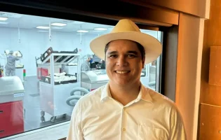 Vitor Bonfim diz que PSB mantém foco na eleição de deputados federais e minimiza impacto de possível suplência de Lídice da Mata