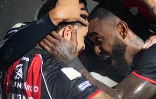 Vitória Mantém Invencibilidade no Barradão com Vitória por 1 a 0 sobre o Botafogo
