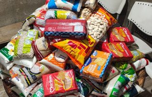 Campanha solidária de Alipio Porrada arrecada cerca de 150 quilos de alimentos em Brumado