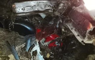 Dois homens morrem em acidente entre moto e caminhonete na BA-026, entre Caculé e Licínio de Almeida