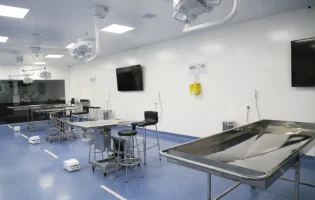 Cirurgia robótica chinesa e vacina contra o HIV: Salvador no caminho da saúde do futuro