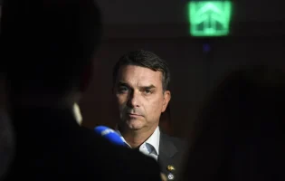 Flávio Bolsonaro e Daniel Vorcaro: entenda a ligação que ganhou repercussão nacional