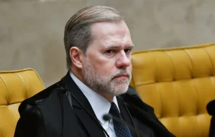 Dias Toffoli se declara suspeito e se afasta da relatoria de caso sobre CPI do Banco Master