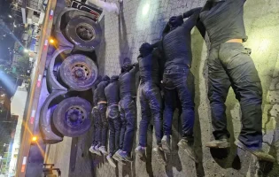 Nove suspeitos são presos com quase 1 tonelada de cocaína no Porto de Salvador