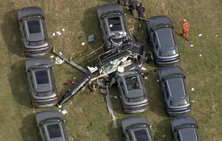 Cinco pessoas morrem após colisão entre helicópteros no Recreio dos Bandeirantes, no Rio