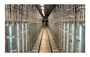 Irã reafirma que continuará enriquecendo urânio e mantém tensão com os EUA