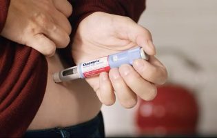 Após queda da patente do Ozempic, Brasil ainda não tem alternativa nacional; novas canetas são esperadas até junho