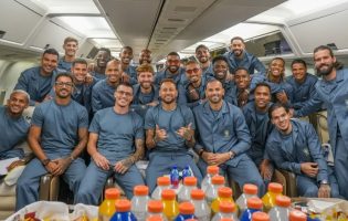 Seleção Brasileira embarca para os Estados Unidos e inicia reta final de preparação para a Copa do Mundo de 2026