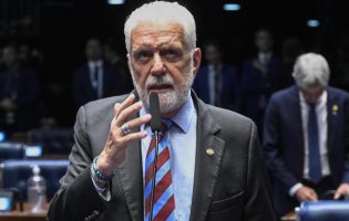 Jaques Wagner deve deixar liderança do governo no Senado após operação da PF, diz coluna