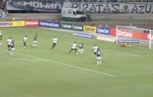 Vitória perde para o Remo por 2 a 0 em noite ruim e sofre com falha do goleiro